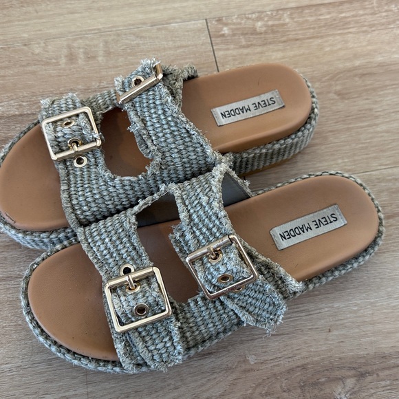 Steve Madden Textured Gray Double Buckle Slides - Picture 1 of 4